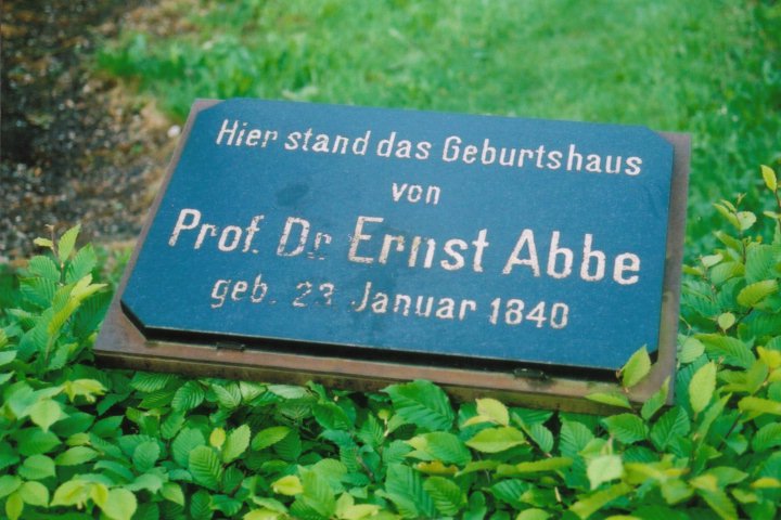 Tafel zu Ernst Abbe /
Plaque for Ernst Abbe