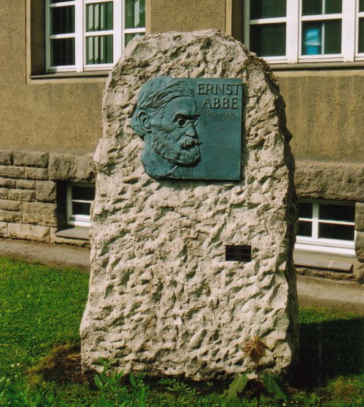 Denkmal zu Ernst Abbe /
Monument for Ernst Abbe