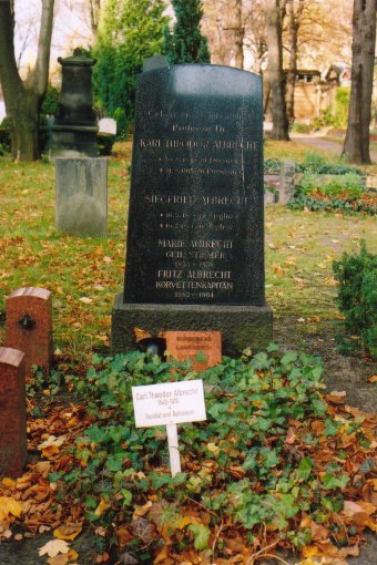 Grab von C. T. Albrecht /
Grave of C. T. Albrecht