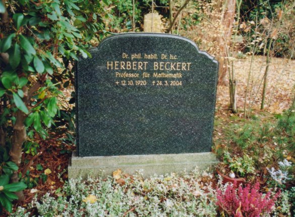 Grab von H. Beckert /
Grave of H. Beckert