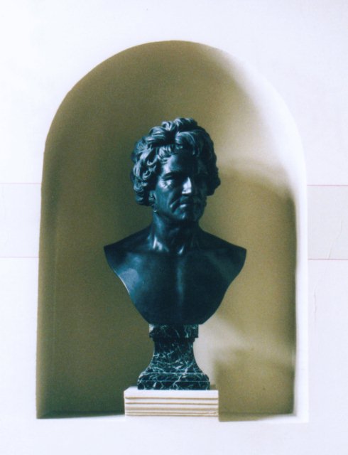 Bste von F. W. Bessel /
Bust of F. W. Bessel