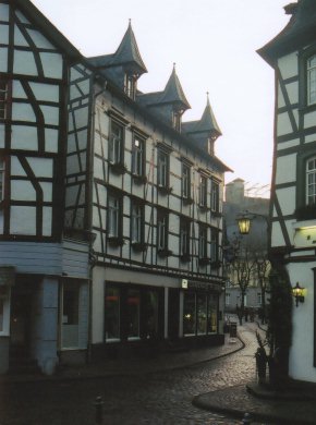 Geburtshaus von E. B. Christoffel /
Birthplace of E. B. Christoffel