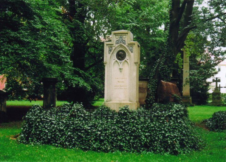 Grab von C. F. Gauss /
Grave of C. F. Gauss