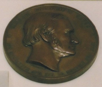 Medaille im Niedersaechsischen Landesmuseum / 
Medal exhibited in the State Museum of Lower Saxony