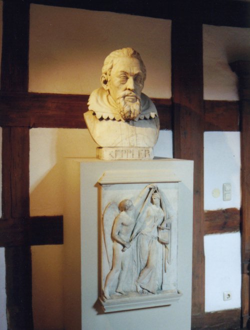 Bueste und Relief von Johannes Kepler /
bus and relief of Johannes Kepler