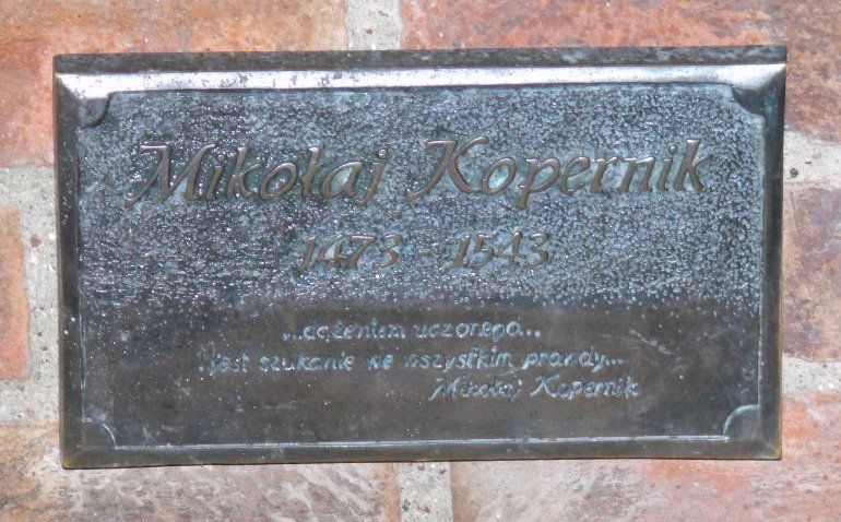 Tafel zum Denkmal /
Plaque related to the monument