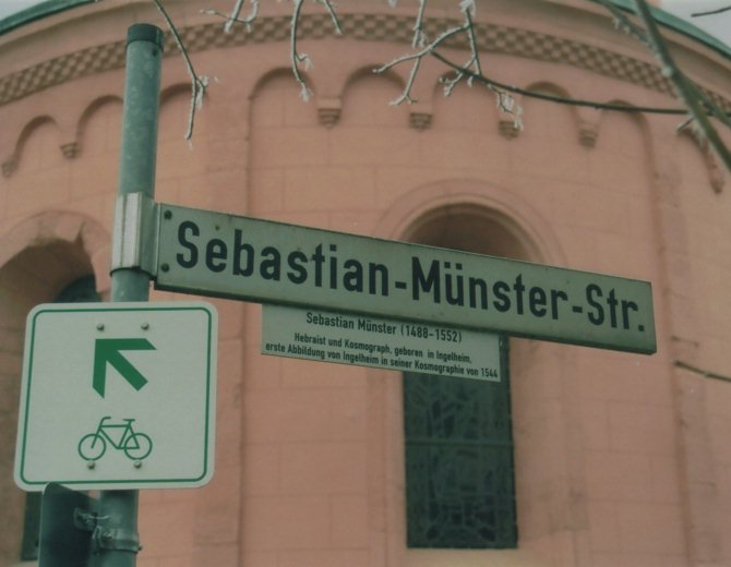 Straßenschild /
street-sign
