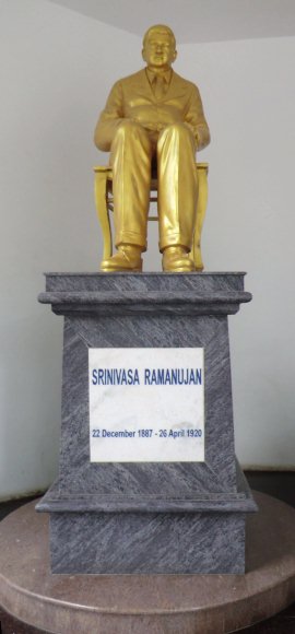 Sitzbild fuer S. Ramanujan /
Statue for S. Ramanujan