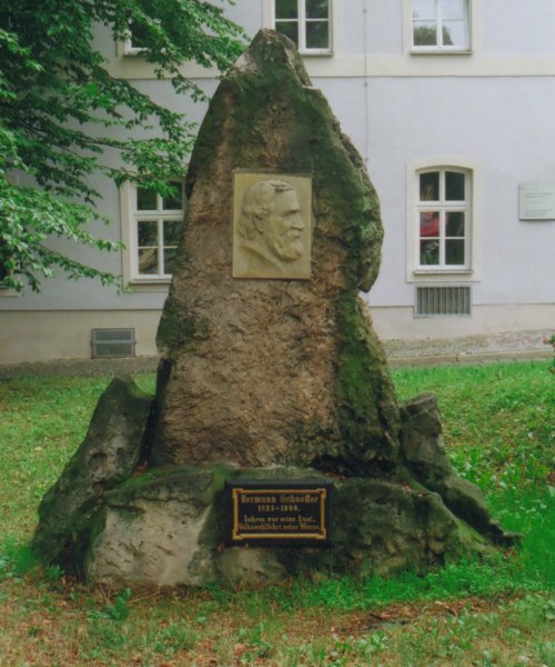 Denkmal fuer H. Schaeffer /
Monument for H. Schaeffer