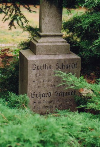 Grabinschrift zu E. Schmidt /
Inscription for E. Schmidt